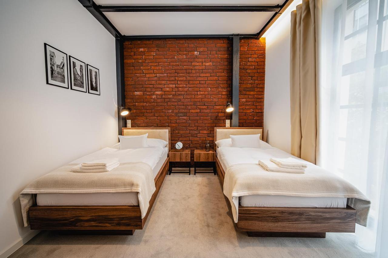 Garni Hotel Dock ブラチスラヴァ エクステリア 写真