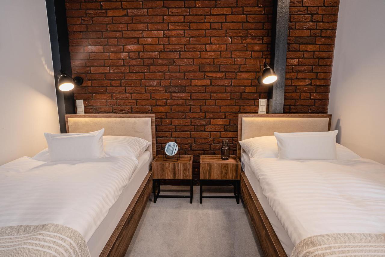 Garni Hotel Dock ブラチスラヴァ エクステリア 写真